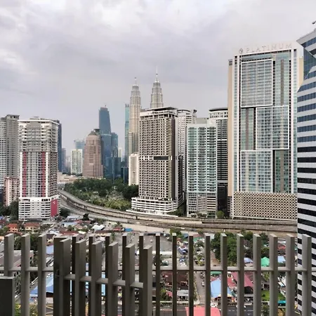 Deluxe Suite Klcc Sky Pool By Alaman Kuala Lumpur Exterior photo