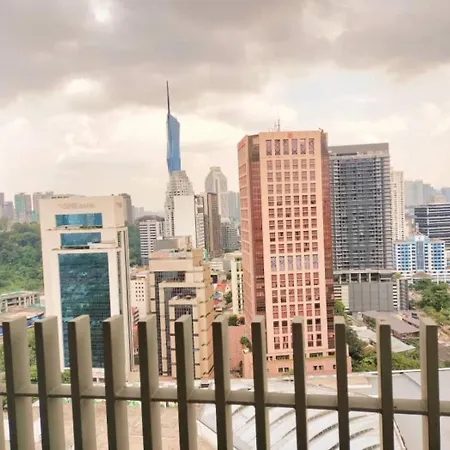 Deluxe Suite Klcc Sky Pool By Alaman Kuala Lumpur Exterior photo