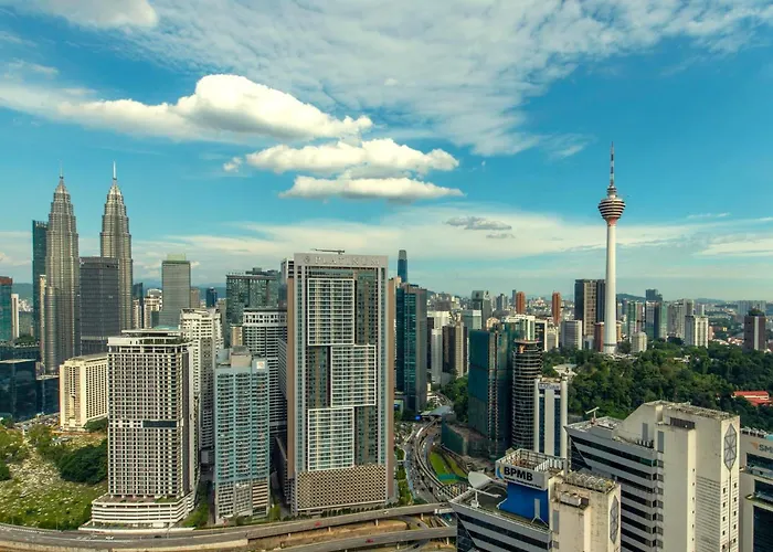 Deluxe Suite Klcc Sky Pool By Alaman