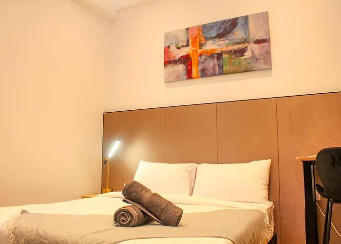Deluxe Suite Klcc Sky Pool By Alaman